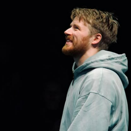 Although Jack Lowden lives in the spotlight, he's not the type who chases the glamour. 